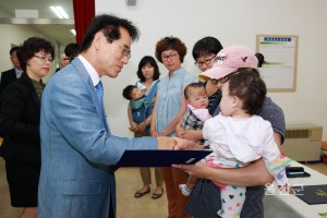 둘째아이 첫돌기념 가족사진 지원사업 업무협약식